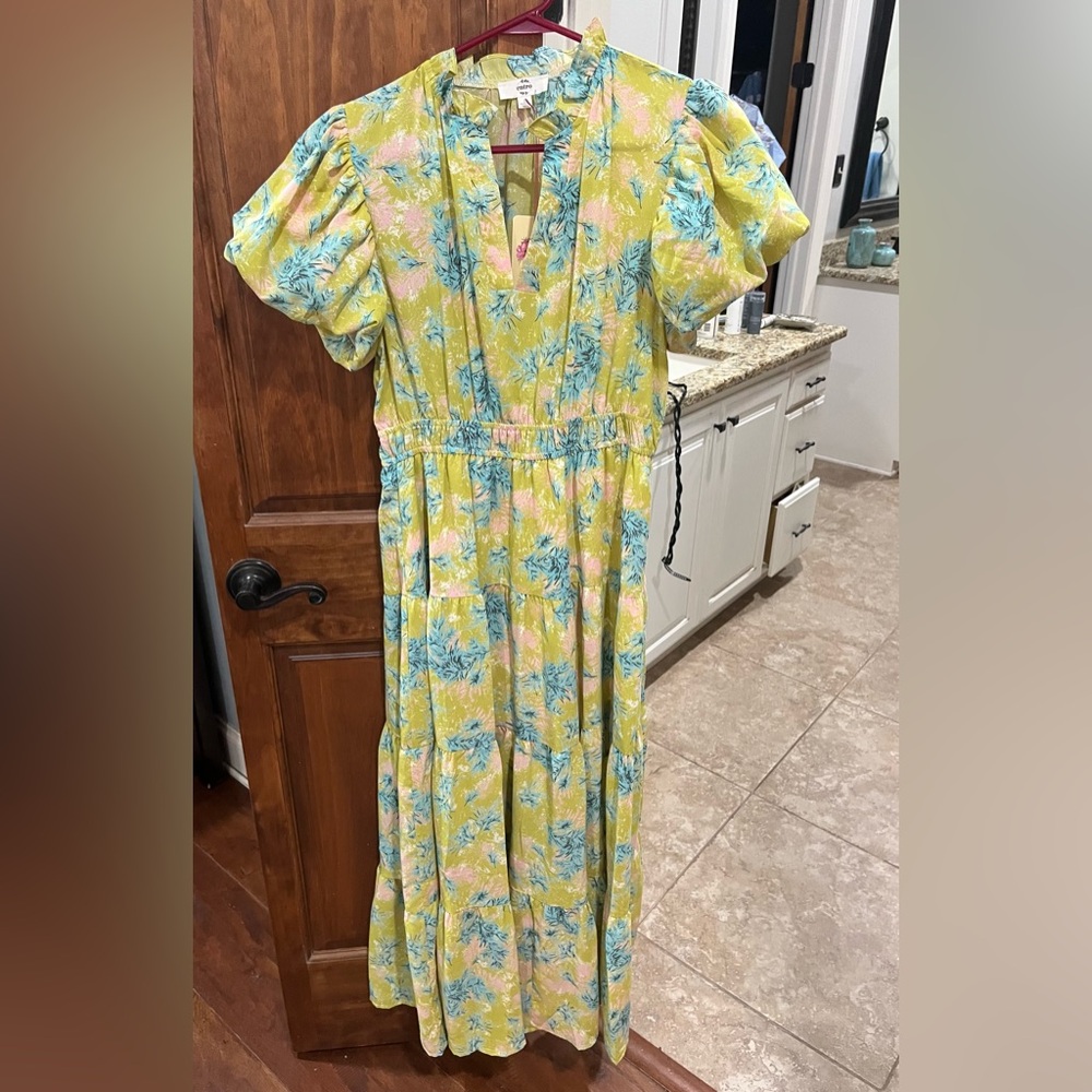 New with Tags Entro Green Tropical design size Large dress